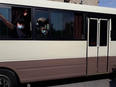 Sumqayıt şəhər hərbi komissarlığında çağrışçılar alqışlarla yola salandı- FOTO