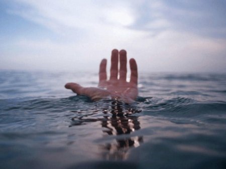 Tanınmış telejurnalistin oğlu ölümdən döndü - Onu xilas edən xalası dənizdə boğuldu - FOTO
